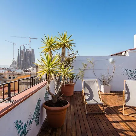 Exclusive Sagrada Familia Penthouse With Sea Views Appartement Barcelone